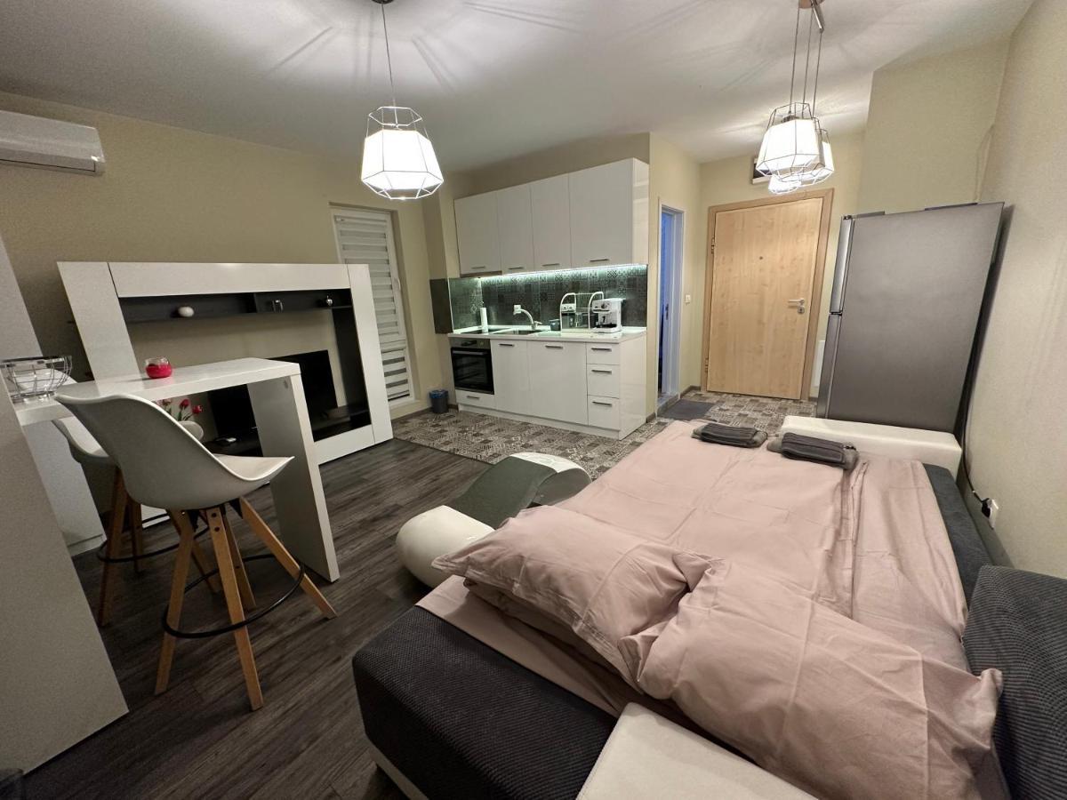 Uni Time Apartment By Lmg Sofya Dış mekan fotoğraf